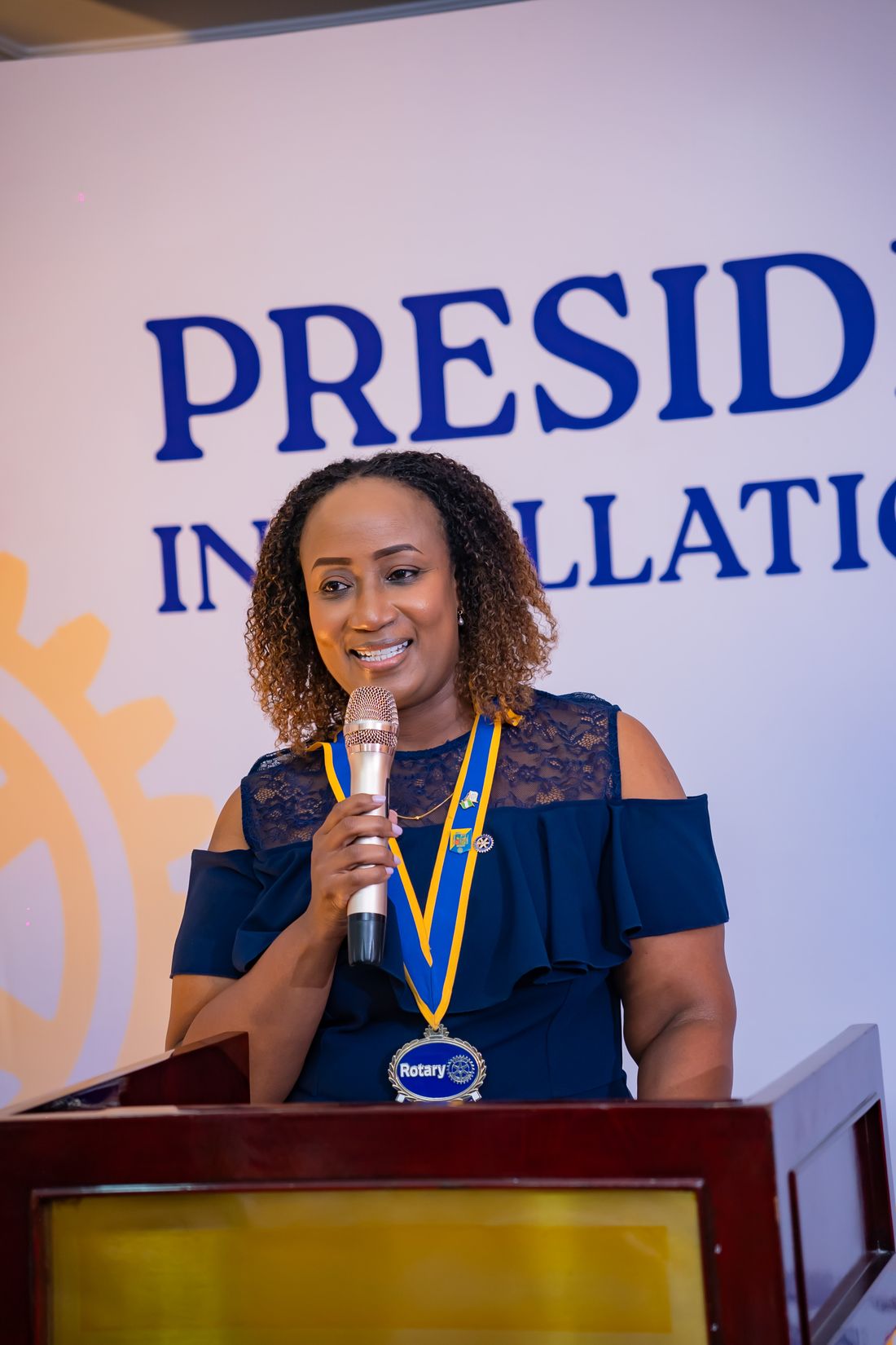 Addressing the club at the presidential installation